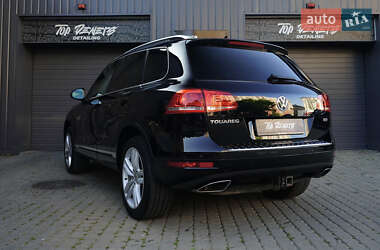 Позашляховик / Кросовер Volkswagen Touareg 2011 в 
