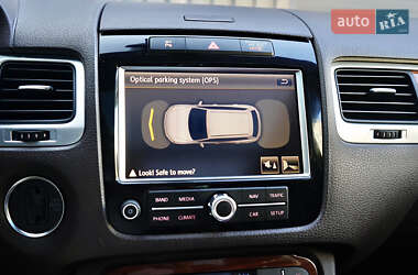 Позашляховик / Кросовер Volkswagen Touareg 2011 в 