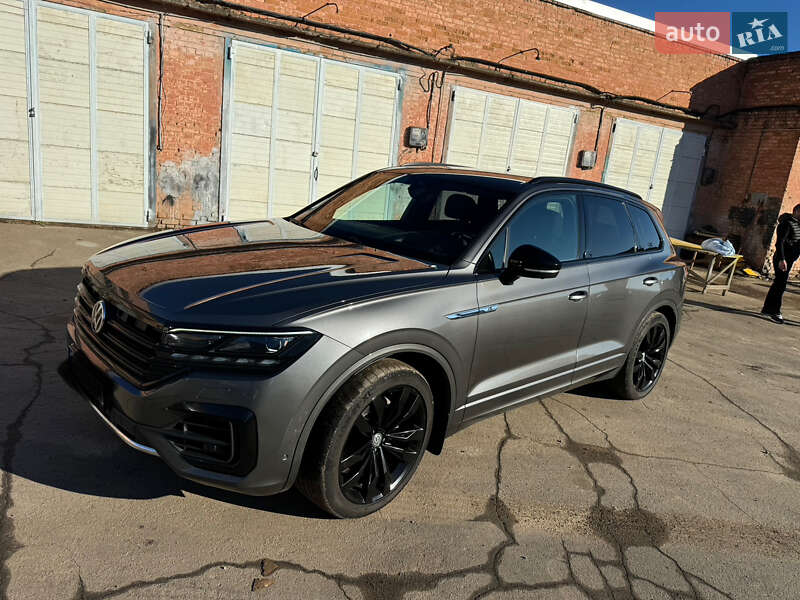 Позашляховик / Кросовер Volkswagen Touareg 2019 в Вінниці