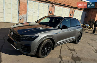 Внедорожник / Кроссовер Volkswagen Touareg 2019 в 