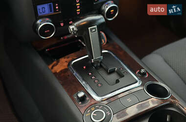 Позашляховик / Кросовер Volkswagen Touareg 2008 в 