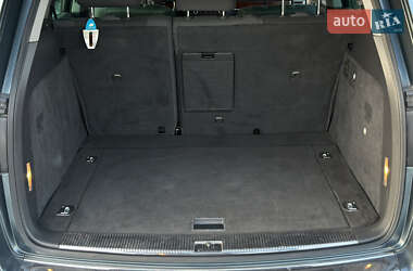 Позашляховик / Кросовер Volkswagen Touareg 2008 в 