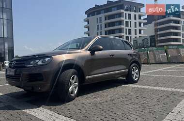 Позашляховик / Кросовер Volkswagen Touareg 2011 в Хусті