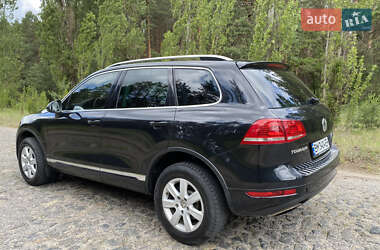 Внедорожник / Кроссовер Volkswagen Touareg 2013 в 
