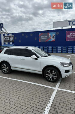 Внедорожник / Кроссовер Volkswagen Touareg 2013 в 