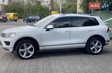 Внедорожник / Кроссовер Volkswagen Touareg 2017 в 