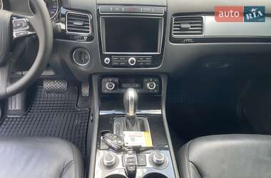 Внедорожник / Кроссовер Volkswagen Touareg 2017 в 