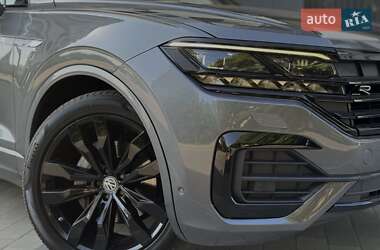 Позашляховик / Кросовер Volkswagen Touareg 2018 в 