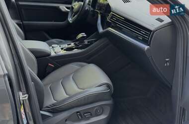 Позашляховик / Кросовер Volkswagen Touareg 2018 в 