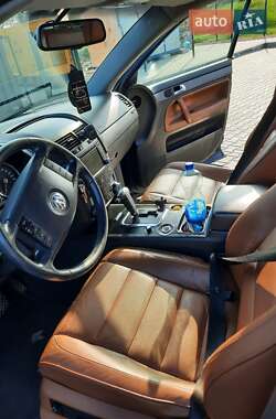 Внедорожник / Кроссовер Volkswagen Touareg 2006 в 