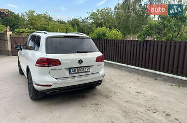 Внедорожник / Кроссовер Volkswagen Touareg 2017 в 