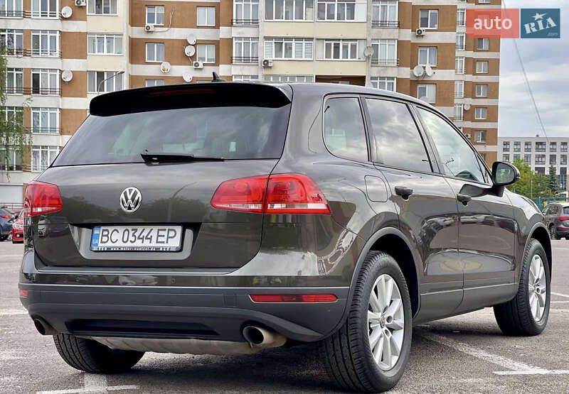 Позашляховик / Кросовер Volkswagen Touareg 2016 в Львові
