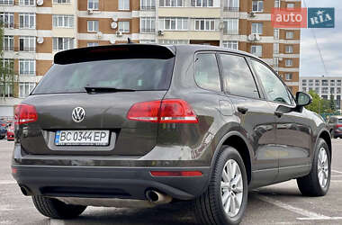 Позашляховик / Кросовер Volkswagen Touareg 2016 в 