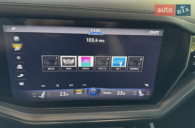 Внедорожник / Кроссовер Volkswagen Touareg 2019 в 