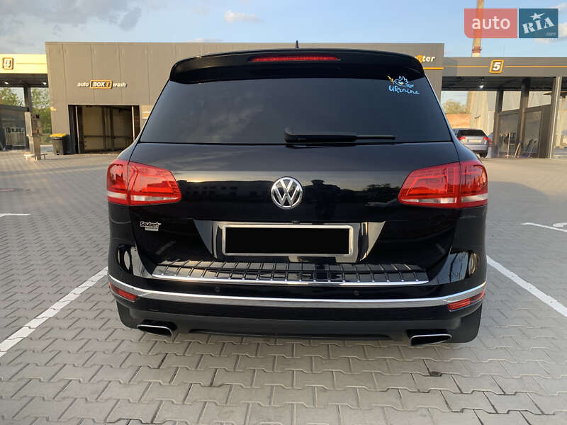 Внедорожник / Кроссовер Volkswagen Touareg 2015 в Виннице