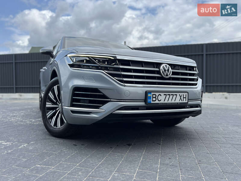 Внедорожник / Кроссовер Volkswagen Touareg 2018 в Львове