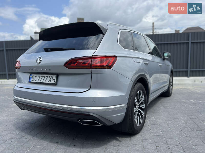 Внедорожник / Кроссовер Volkswagen Touareg 2018 в Львове