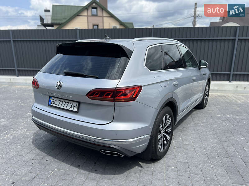 Внедорожник / Кроссовер Volkswagen Touareg 2018 в Львове