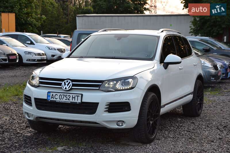Внедорожник / Кроссовер Volkswagen Touareg 2012 в 