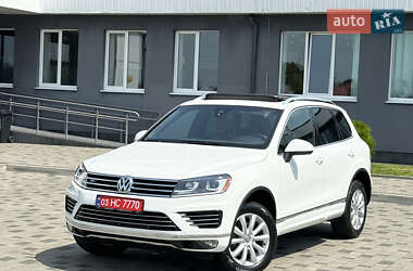 Внедорожник / Кроссовер Volkswagen Touareg 2015 в Ковеле