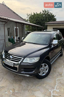 Внедорожник / Кроссовер Volkswagen Touareg 2007 в 