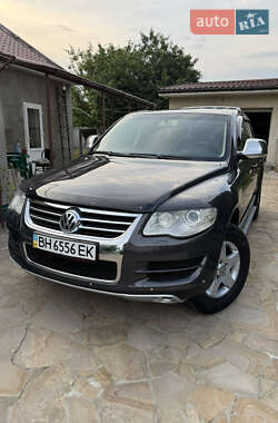 Внедорожник / Кроссовер Volkswagen Touareg 2007 в 