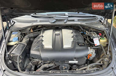 Внедорожник / Кроссовер Volkswagen Touareg 2007 в 