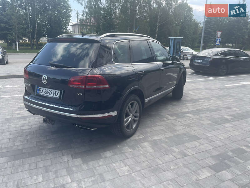 Внедорожник / Кроссовер Volkswagen Touareg 2014 в Городке