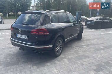 Внедорожник / Кроссовер Volkswagen Touareg 2014 в 