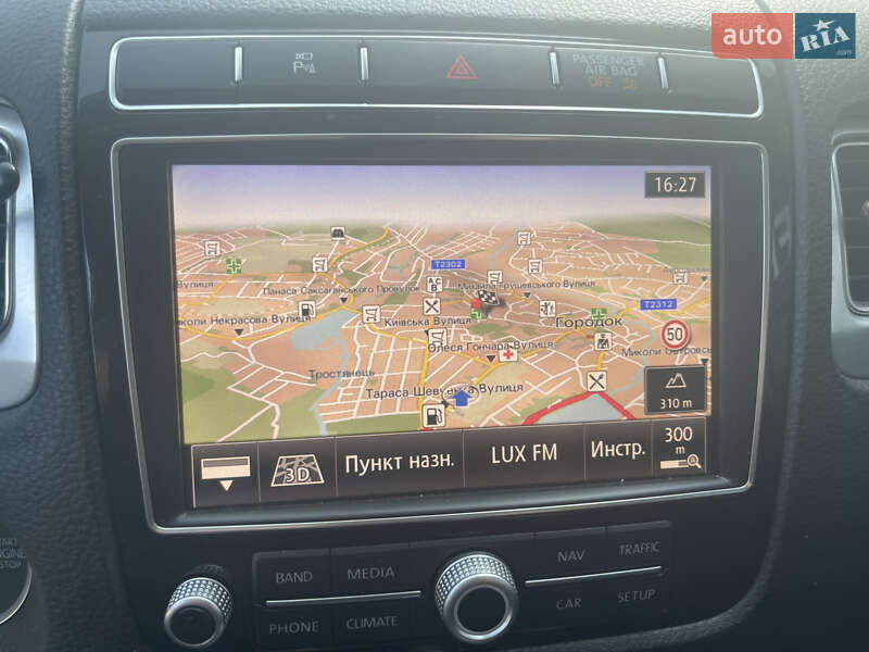 Внедорожник / Кроссовер Volkswagen Touareg 2014 в Городке