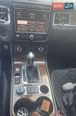 Внедорожник / Кроссовер Volkswagen Touareg 2014 в 