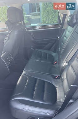 Внедорожник / Кроссовер Volkswagen Touareg 2014 в 