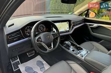 Внедорожник / Кроссовер Volkswagen Touareg 2020 в 