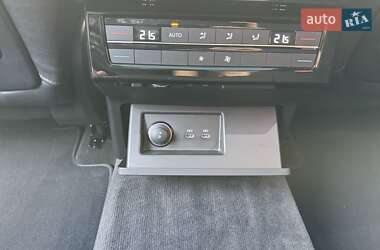 Внедорожник / Кроссовер Volkswagen Touareg 2020 в 