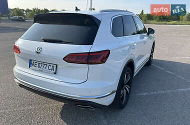 Внедорожник / Кроссовер Volkswagen Touareg 2019 в 