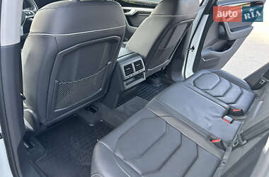 Внедорожник / Кроссовер Volkswagen Touareg 2019 в 