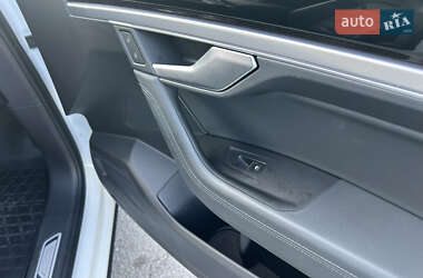 Внедорожник / Кроссовер Volkswagen Touareg 2019 в 