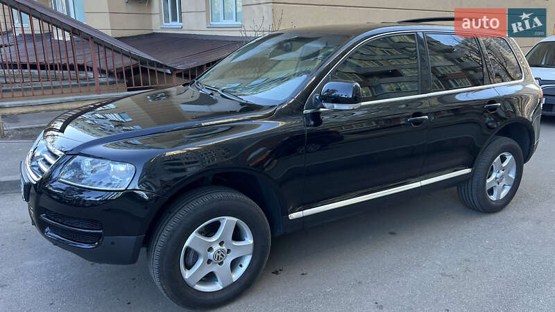 Внедорожник / Кроссовер Volkswagen Touareg 2007 в 