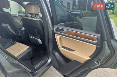 Внедорожник / Кроссовер Volkswagen Touareg 2017 в 