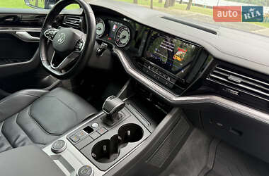 Позашляховик / Кросовер Volkswagen Touareg 2020 в 