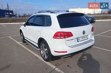 Внедорожник / Кроссовер Volkswagen Touareg 2013 в 