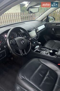Внедорожник / Кроссовер Volkswagen Touareg 2012 в 