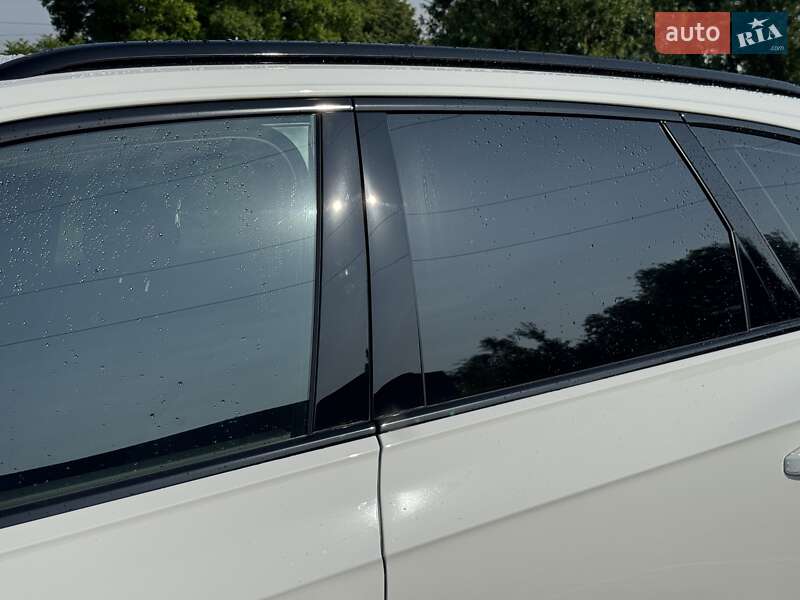 Внедорожник / Кроссовер Volkswagen Touareg 2018 в Черновцах