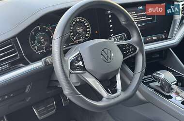 Позашляховик / Кросовер Volkswagen Touareg 2018 в 