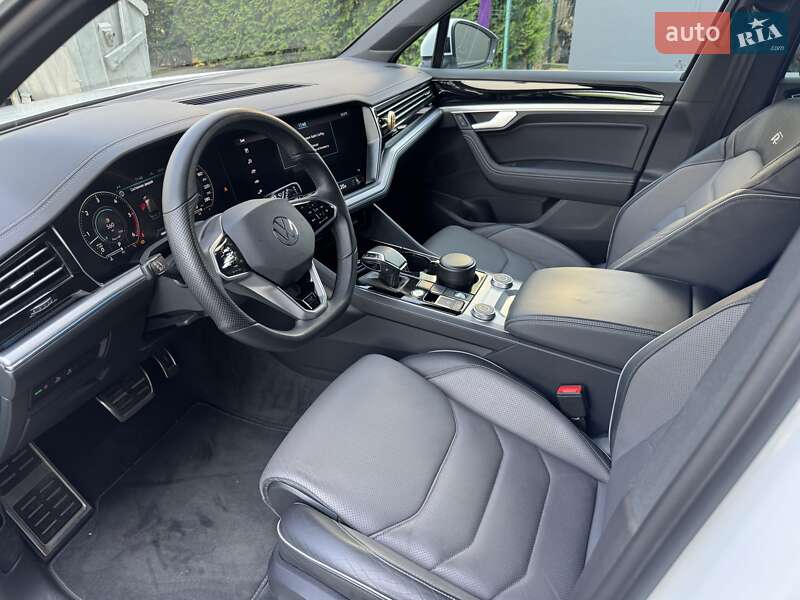 Внедорожник / Кроссовер Volkswagen Touareg 2018 в Черновцах