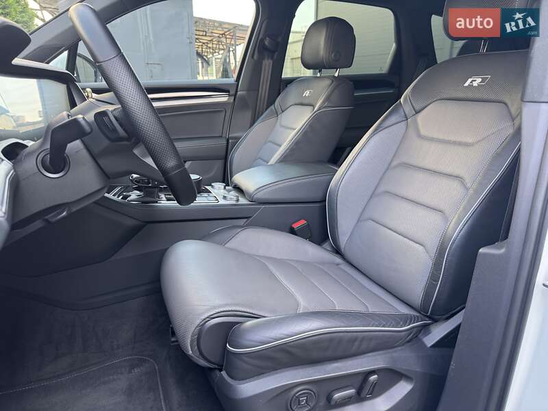 Внедорожник / Кроссовер Volkswagen Touareg 2018 в Черновцах