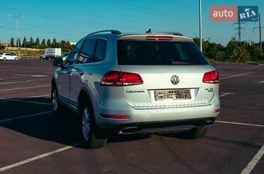 Внедорожник / Кроссовер Volkswagen Touareg 2013 в 