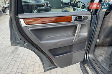 Внедорожник / Кроссовер Volkswagen Touareg 2004 в 