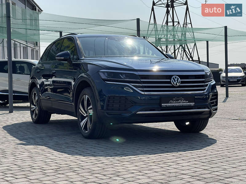 Позашляховик / Кросовер Volkswagen Touareg 2018 в Мукачевому