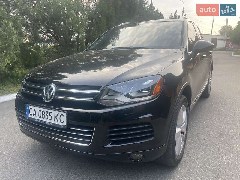 Позашляховик / Кросовер Volkswagen Touareg 2011 в Черкасах